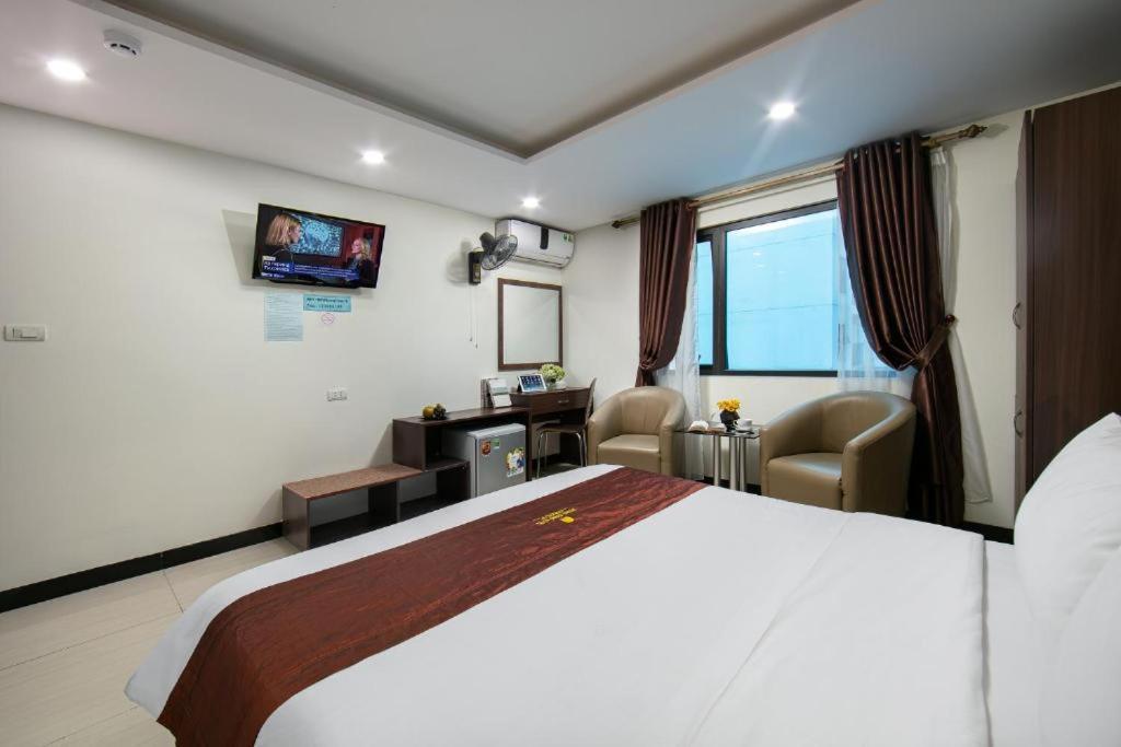 Quang Chung Hotel - 56 Le Van Thiem - By Bay Luxury Hanoj Exteriér fotografie