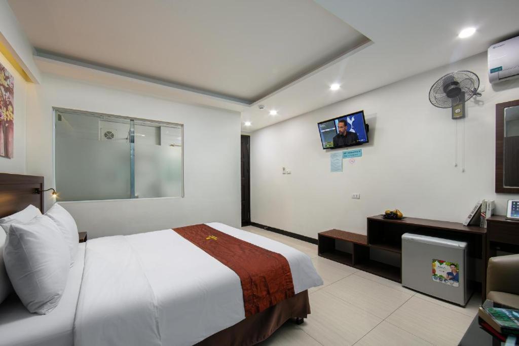 Quang Chung Hotel - 56 Le Van Thiem - By Bay Luxury Hanoj Exteriér fotografie